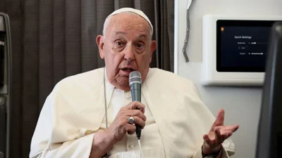 Pope Francis decries deaths of Gaza children in Israeli bombings