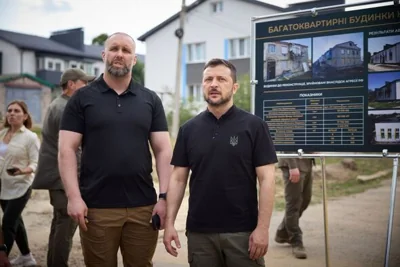  Zelensky visits soldiers in Kharkiv