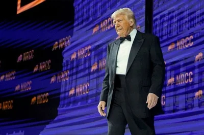 Трамп назвал свои пошлины "войной с миром" и рассказал, как страны "целуют зад"