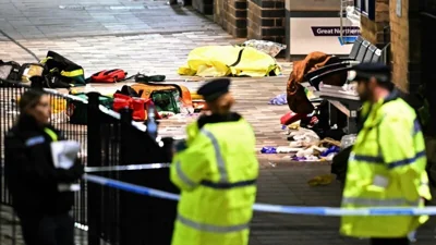 В Великобритании совершено нападение с ножом на пассажиров поезда. Ранены 10 человек