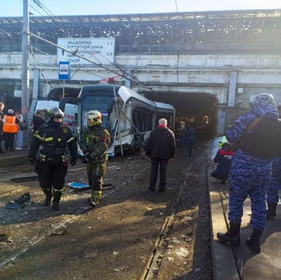 17 человек пострадали в результате аварии двух трамваев в Москве