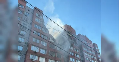 Россияне ударили ракетой по многоэтажке в Днепре, есть погибший и раненые (фото, видео)