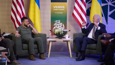 Владимир Зеленский и Джо Байден во время саммита НАТО в Вильнюсе, июль 2023 года