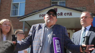Борис Надеждин прекратил избирательную кампанию из-за «иноагентства» и штрафа за «экстремистскую символику»