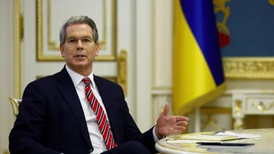 США требуют от Украины вернуть помощь на сумму 100 млрд долларов, вместо озвученных ранее 300 млрд