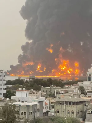 Израиль нанес авиаудар по нефтеперерабатывающим объектам хуситов в Йемене. Есть погибшие и раненые