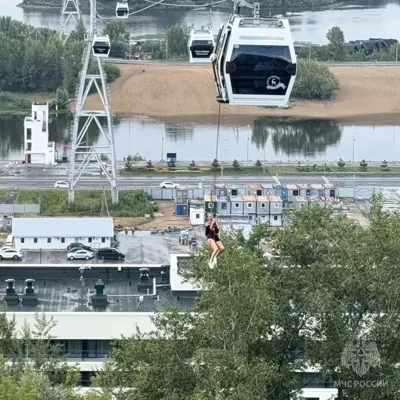 В Нижнем Новгороде 16 человек застряли на канатной дороге из-за непогоды