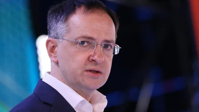 Российская делегация прибыла в Стамбул для переговоров с Украиной