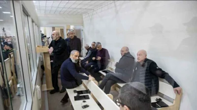 Пятеро руководителей Нагорного Карабаха, в том числе экс-президент Араик Арутюнян, получили пожизненные сроки в Баку