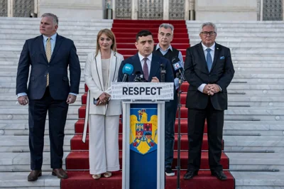 Romania’s Far-Right Leader to Face Centrist Mayor in Runoff