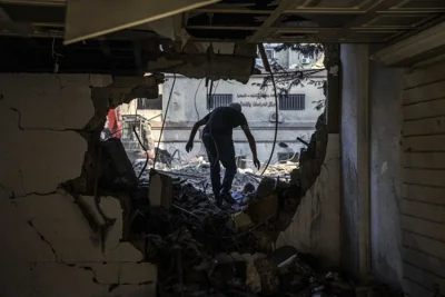 After a six-day pause, the Israeli attacks resumed