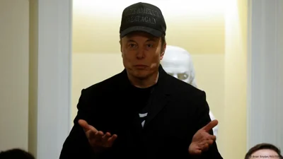 Маск напомнил о возможности отключения Starlink в Украине