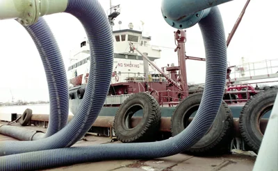 Reuters узнал об остановке более 60 нефтяных танкеров после санкций США