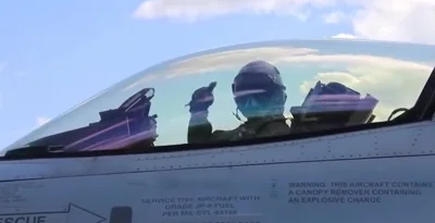 Зеленский показал первые истребители F-16 в Украине