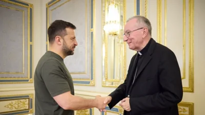 ОП: Зеленський обговорив із Пароліном роль Ватикану у встановленні миру для України