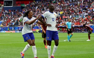 Франция вышла в четвертьфинал Евро благодаря автоголу бельгийцев