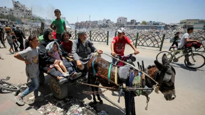 Israel storms Gaza City neighbourhood, orders Palestinians to go south
