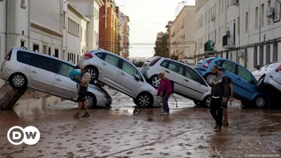 Valencia residents say flood warnings came too late