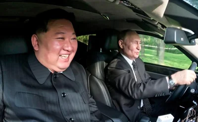 Появились фото Путина и Ким Чен Ына в подаренном Aurus