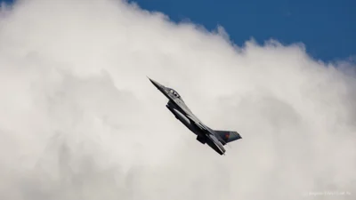 Bloomberg: в Украину прибыла первая партия истребителей F-16