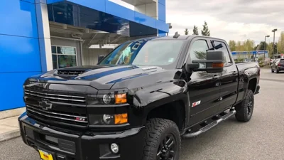 Дональд Трамп объявил 25-процентные пошлины на машины и запчасти не из США