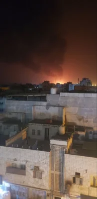 Через 3 дня после израильской атаки в порту Ходейда взорвался нефтяной резервуар, сообщает Саудовский канал «Al Hadath»
