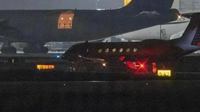 ⚡️ Первые фото севшего самолета с российскими освобожденными политзаключенными