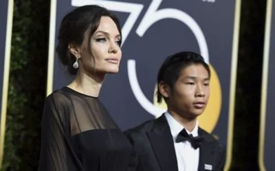 20-летний сын Джоли и Питта попал в ДТП — подробности