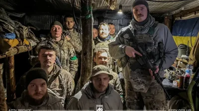 Бійці «Азову» разом з командиром бригади Денисом Прокопенком