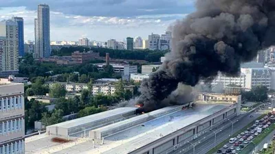 Huge Blaze Erupts at Manufacturing Facility in Russia’s Yekaterinburg