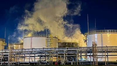 В Курской области в результате удара беспилотников загорелась нефтебаза