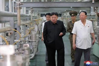 Kim Inspects Uranium Enrichment Facility