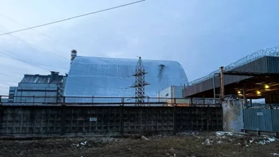 "Угроза не только Украине". Блогеры об ударе дрона по Чернобыльской АЭС