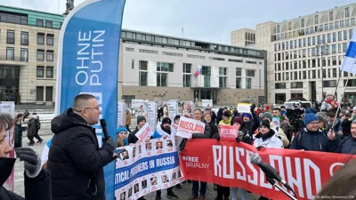 "Мы на разных планетах". Преодолеет ли разногласия российская оппозиция за границей