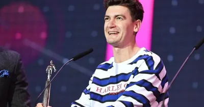 Суд оштрафовал комика Гудкова за пародийный клип «Я узкий» на песню Shaman по статье о «публичном унижении по признакам происхождения»