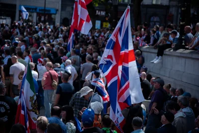  В британских городах произошли столкновения националистов с полицией 