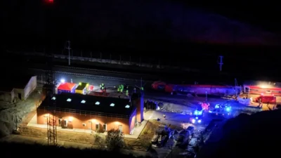 Десятки людей погибли при столкновении поездов на юге Испании