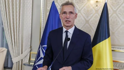 Столтенберг: НАТО следует разрешить Киеву удары по РФ западным оружием