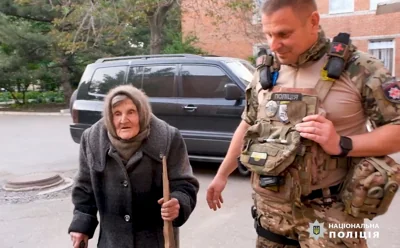 98-річна жителька Очеретиного пройшла 10 км, щоб вийти з окупації