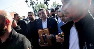 Romanian Nationalist Wins First Round of Presidential Voting