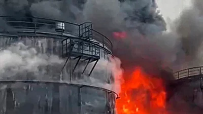 На нефтезаводе в Краснодарском РФ крае возник пожар из-за атаки дронов