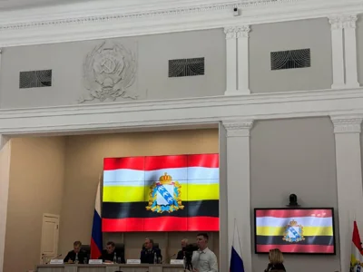 Хинштейн поручил разобраться с курским телеграм-каналом, в котором граждане жаловались на действия местных властей