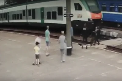 В Ивацевичах пенсионера выхватили из-под колес поезда буквально в последний момент ВИДЕО