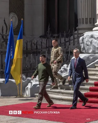 Генеральный секретарь НАТО Йенс Столтенберг прибыл с необъявленным визитом в Киев и встретился с президентом Украины Владимиром Зеленским