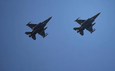 WSJ узнала, какими ракетами США оснастят F-16 для Украины