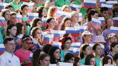 Минпросвещения планирует ввести в детских лагерях патриотический «Час мужества»