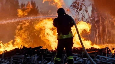 Russians hit Kherson: large-scale fire breaks out