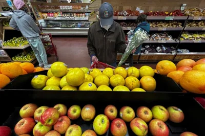 A person shops at a Trader Joe's grocery store in the Manhattan borough of New York City, March 10. Reuters-Yonhap