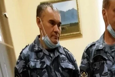 Насиловавшие заключенных черенком от швабры избежали суда, отправившись на войну с Украиной