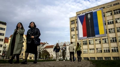 Президент Чехии подписал закон, запрещающий получать гражданство гражданам России